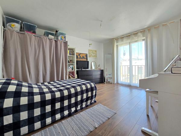Appartement familiale T4 avec ascenseur balcon et stationnement proche du centre et de la gare
