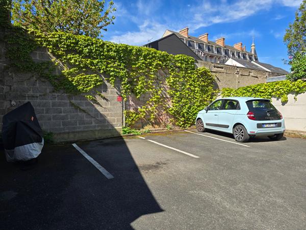 Appartement familiale T4 avec ascenseur balcon et stationnement proche du centre et de la gare