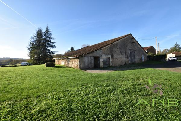 Maison à Rénover avec Grange Montbron - 16220 - Charente