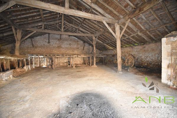 Maison à Rénover avec Grange Montbron - 16220 - Charente