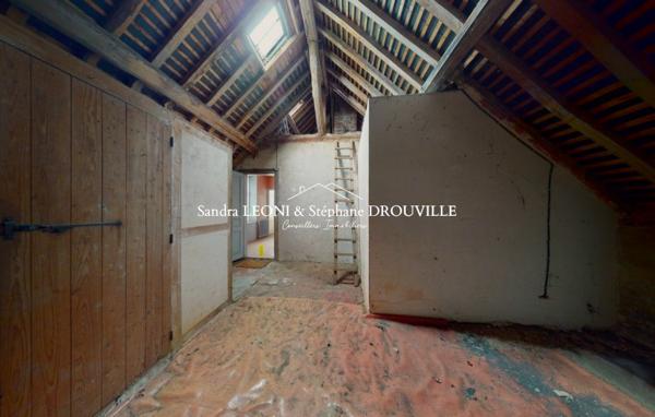 JOUY - CHARMANTE MAISON BOURGEOISE A FORT POTENTIEL DE 140 m², 6 pièces