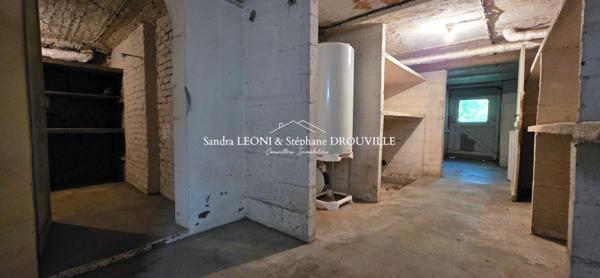 JOUY - CHARMANTE MAISON BOURGEOISE A FORT POTENTIEL DE 140 m², 6 pièces