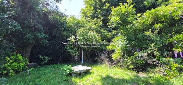 JOUY - CHARMANTE MAISON BOURGEOISE A FORT POTENTIEL DE 140 m², 6 pièces