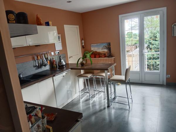 Maison familiale lumineuse avec grand potentiel – secteur calme