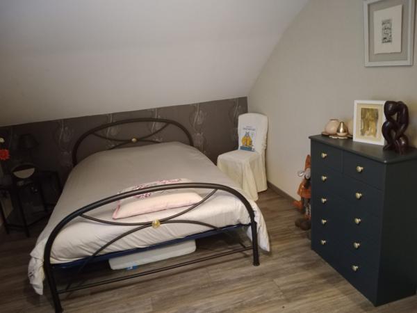 Maison familiale lumineuse avec grand potentiel – secteur calme