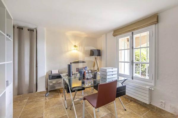 Villa exceptionnelle au sein du prestigieux Domaine de Castelleras