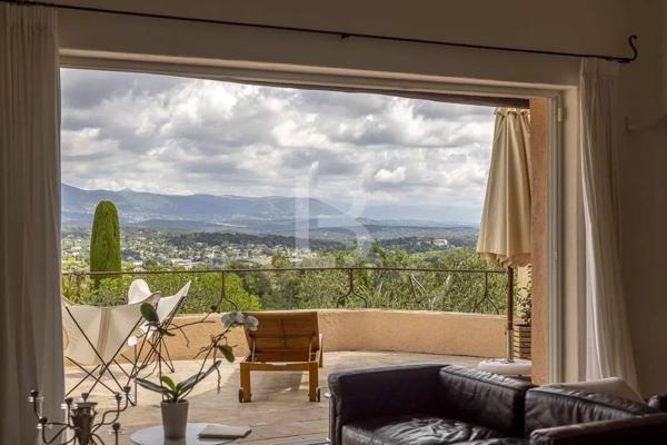 Villa exceptionnelle au sein du prestigieux Domaine de Castelleras