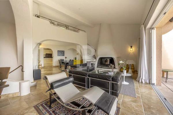 Villa exceptionnelle au sein du prestigieux Domaine de Castelleras