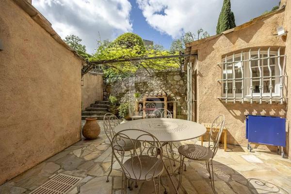 Villa exceptionnelle au sein du prestigieux Domaine de Castelleras