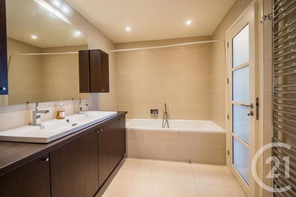 Appartement F3 à vendre  3 pièces - 105,13 m 2   NICE  - 06