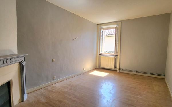 Maison à vendre    3 pièces • 78,25 m2 Saint-Victurnien