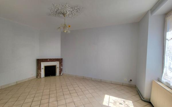 Maison à vendre    3 pièces • 78,25 m2 Saint-Victurnien