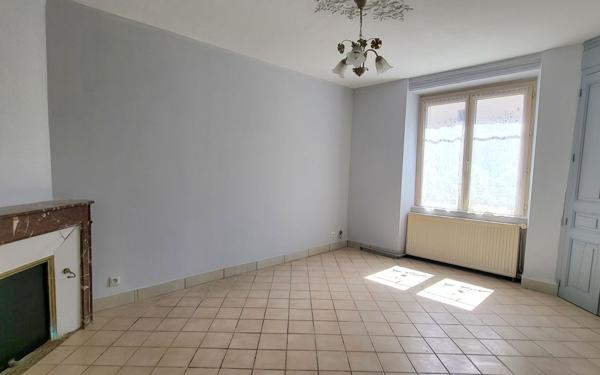 Maison à vendre    3 pièces • 78,25 m2 Saint-Victurnien