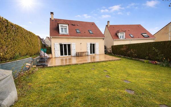 Maison à vendre    5 pièces •  Louvres