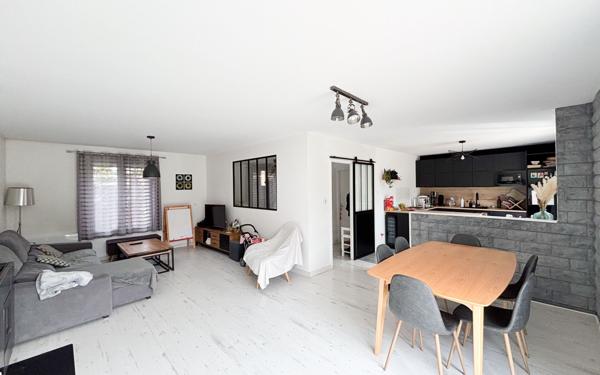 Maison à vendre    5 pièces •  Louvres