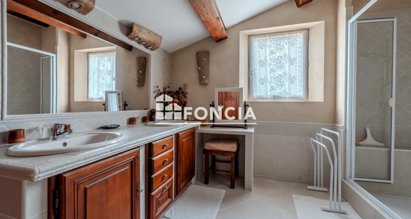 À vendre Maison 6 pièces 220 m² - Entraigues-sur-la-sorgue 84320