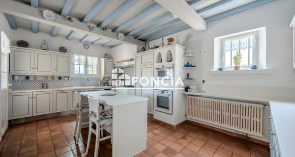 À vendre Maison 6 pièces 220 m² - Entraigues-sur-la-sorgue 84320