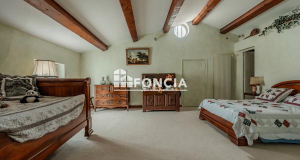 À vendre Maison 6 pièces 220 m² - Entraigues-sur-la-sorgue 84320
