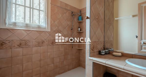 À vendre Maison 6 pièces 220 m² - Entraigues-sur-la-sorgue 84320