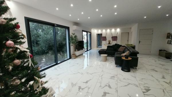 Flassans-sur-Issole (83340) Villa récente 2022 sur les hauteurs de Flassans sur Issole