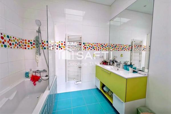 Maison familiale rénovée jardin terrasses garage