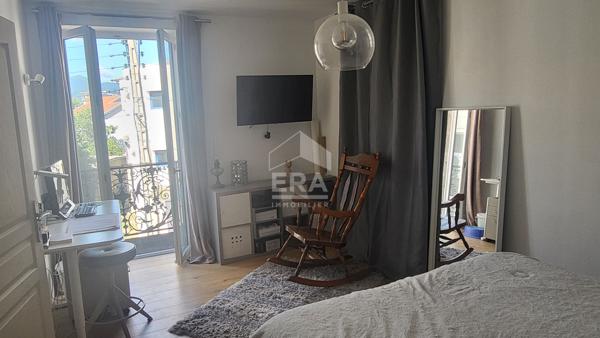 Ensemble immobilier rénové -Deux maisons indépendantes - Esprit loft derrière façade classique