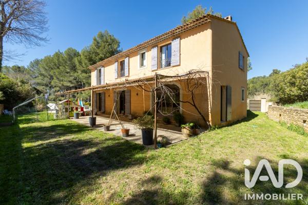 Maison à vendre 6 pièces 205 m² Aix-en-Provence