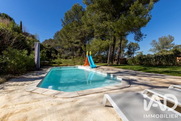 Maison à vendre 6 pièces 205 m² Aix-en-Provence