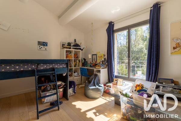 Maison à vendre 6 pièces 205 m² Aix-en-Provence