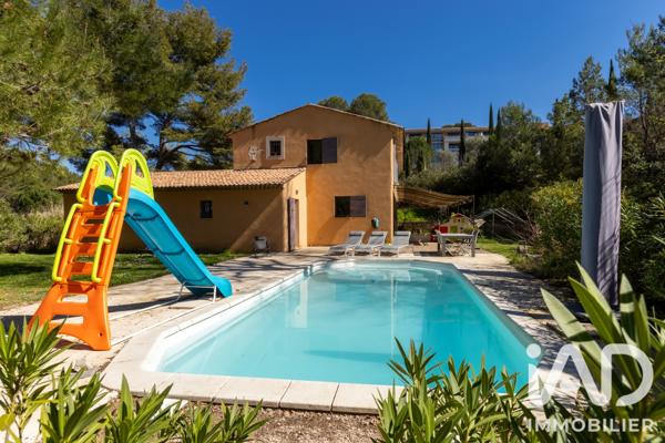 Maison à vendre 6 pièces 205 m² Aix-en-Provence