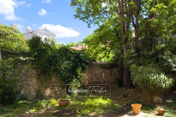 Appartement à vendre 3 pièces MARSEILLE 4EME ARRONDISSEMENT (13) - Avenue des Chartreux - Jardin de 200 m² - Métro à 200 m - Calme