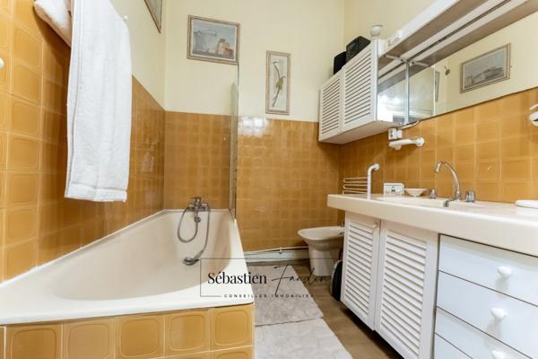 Appartement à vendre 3 pièces MARSEILLE 4EME ARRONDISSEMENT (13) - Avenue des Chartreux - Jardin de 200 m² - Métro à 200 m - Calme