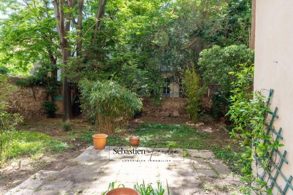 Appartement à vendre 3 pièces MARSEILLE 4EME ARRONDISSEMENT (13) - Avenue des Chartreux - Jardin de 200 m² - Métro à 200 m - Calme