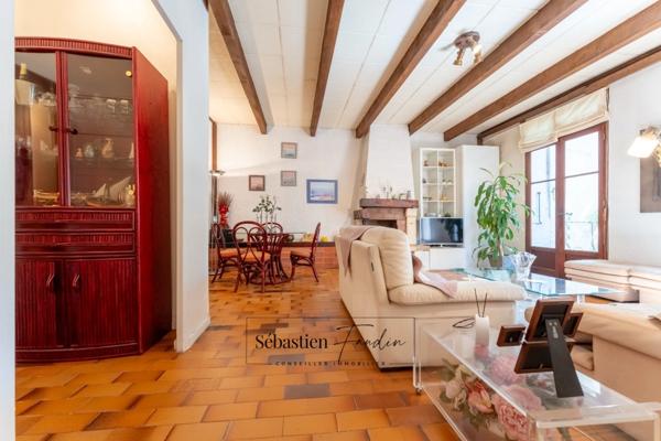 Appartement à vendre 3 pièces MARSEILLE 4EME ARRONDISSEMENT (13) - Avenue des Chartreux - Jardin de 200 m² - Métro à 200 m - Calme