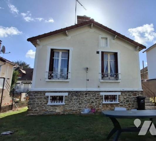 Sur la commune de VILLEMOMBLE (Seine-Saint-Denis) maison de 2 Pièces principales 