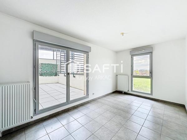 T2 lumineux avec grande terrasse et vue dégagée