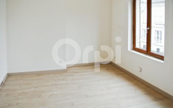 Appartement à louer    3 pièces •  Fleurines