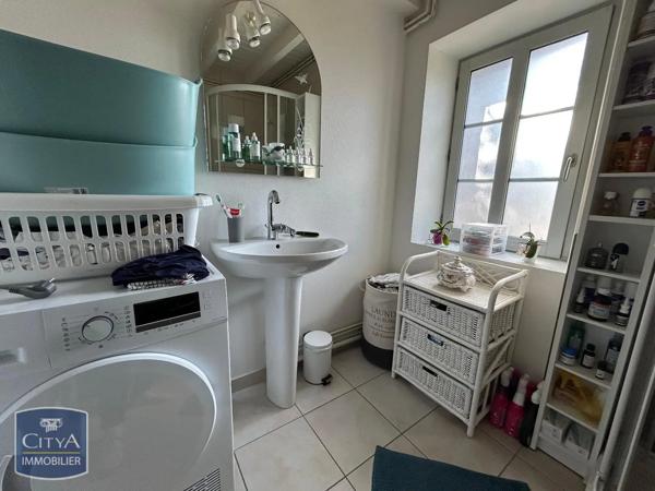 Maison à louer 2 pièces 58.11m² Loubeyrat (63410)