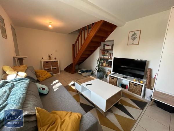 Maison à louer 2 pièces 58.11m² Loubeyrat (63410)