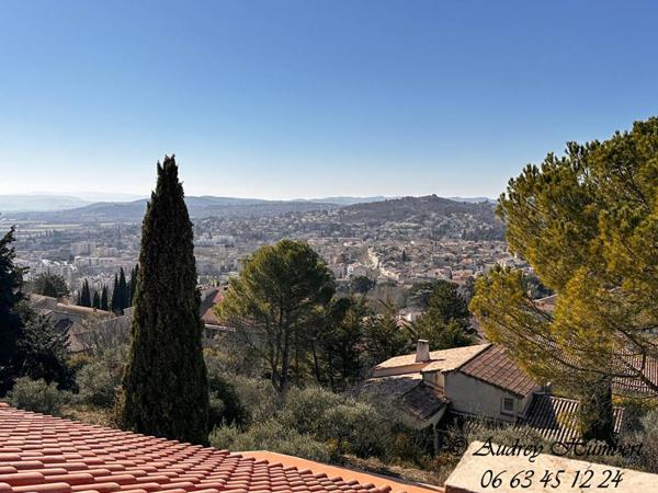 EXCLUSIVITE, MANOSQUE, vue d'exception  et atypisme pour cette villa de 126 m² signée LESENEY