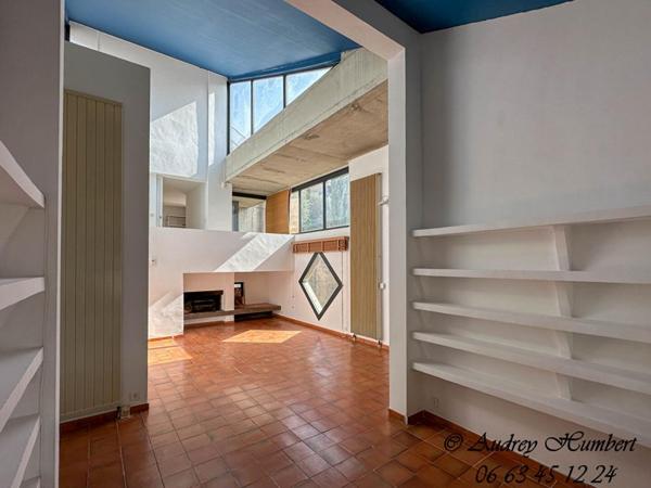 EXCLUSIVITE, MANOSQUE, vue d'exception  et atypisme pour cette villa de 126 m² signée LESENEY