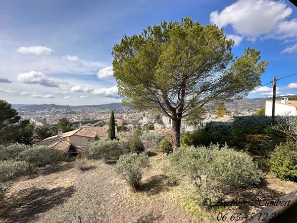 EXCLUSIVITE, MANOSQUE, vue d'exception  et atypisme pour cette villa de 126 m² signée LESENEY