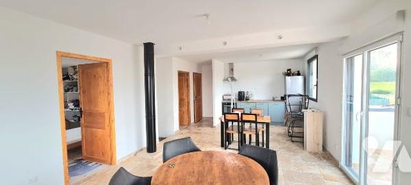 Pavillon à vendre Saint-Fort en Mayenne (53), comprenant :