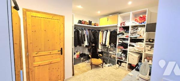 Pavillon à vendre Saint-Fort en Mayenne (53), comprenant :