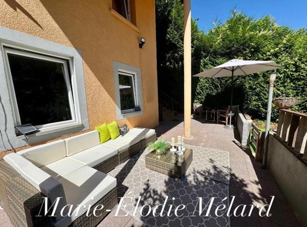 Maison Familiale Spacieuse à Réhon – 200 m², 6 Chambres, Jardin, 2 Garages