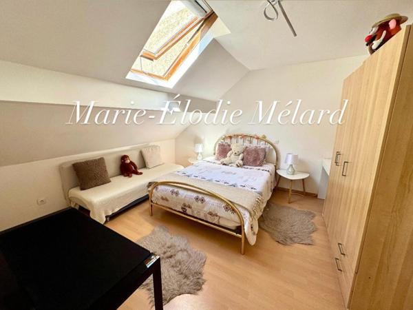 Maison Familiale Spacieuse à Réhon – 200 m², 6 Chambres, Jardin, 2 Garages