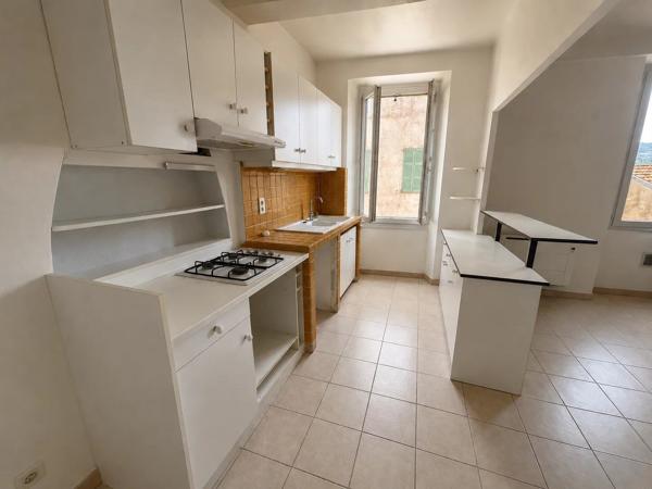 Vente                                                      Maison de ville
                        
                     3 pièces                      71 m2                     à Le Muy