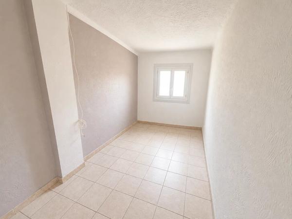 Vente                                                      Maison de ville
                        
                     3 pièces                      71 m2                     à Le Muy