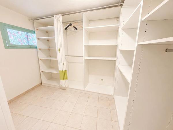 Vente                                                      Maison de ville
                        
                     3 pièces                      71 m2                     à Le Muy