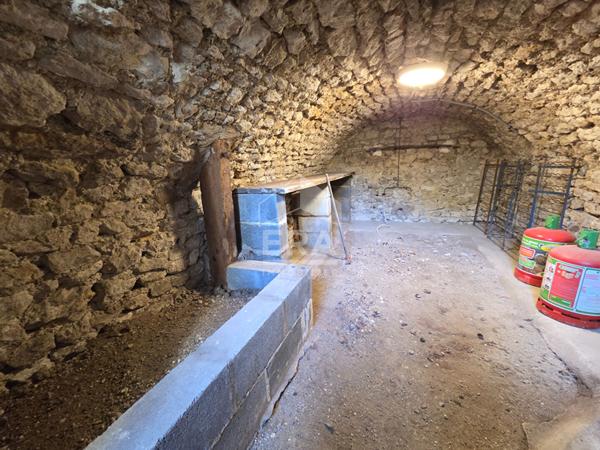 Maison rénovée à louer à ORMES - 71m² - 93m² au sol